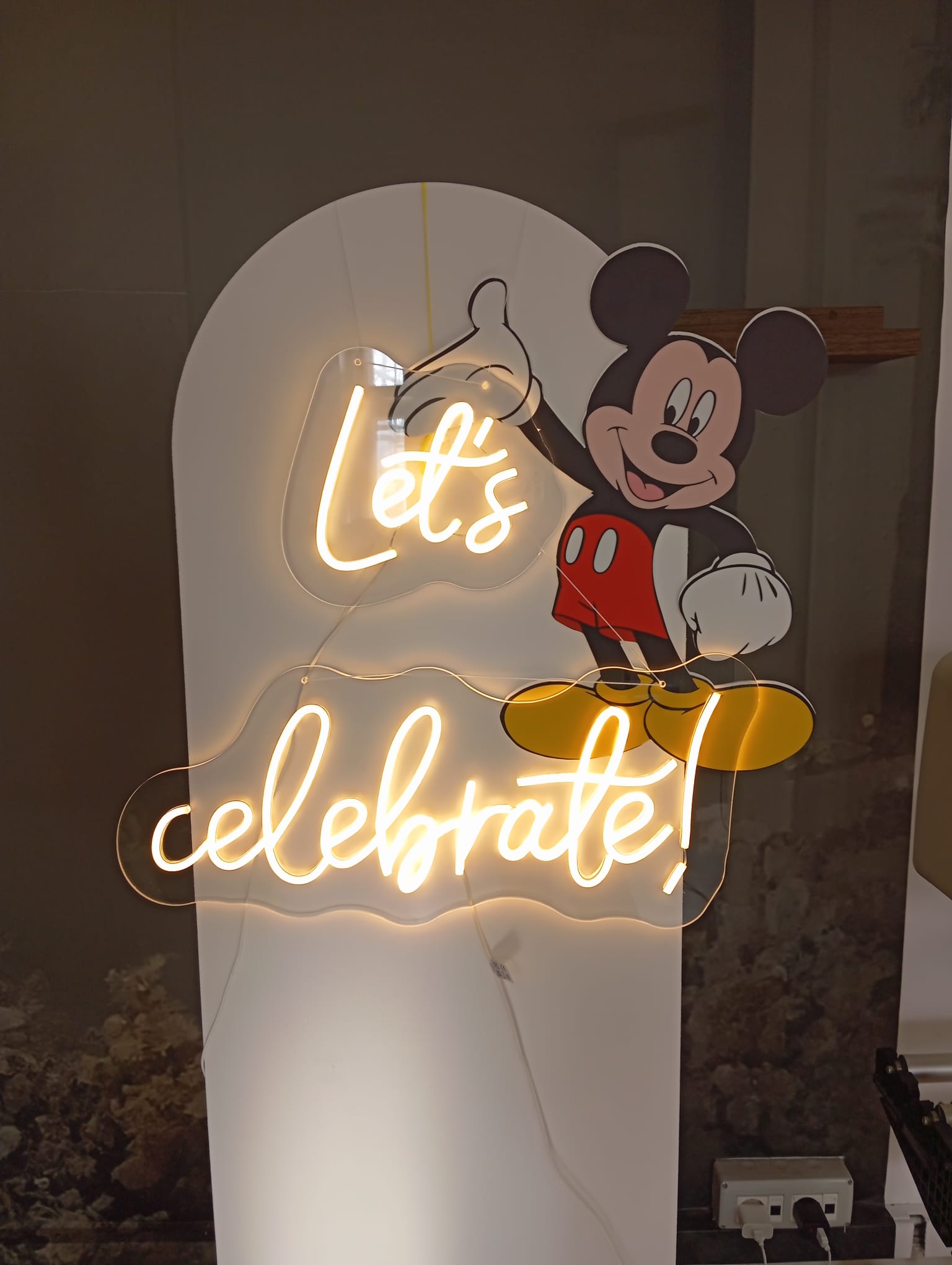 Text luminos plexiglas cu neonflex - lumina calda